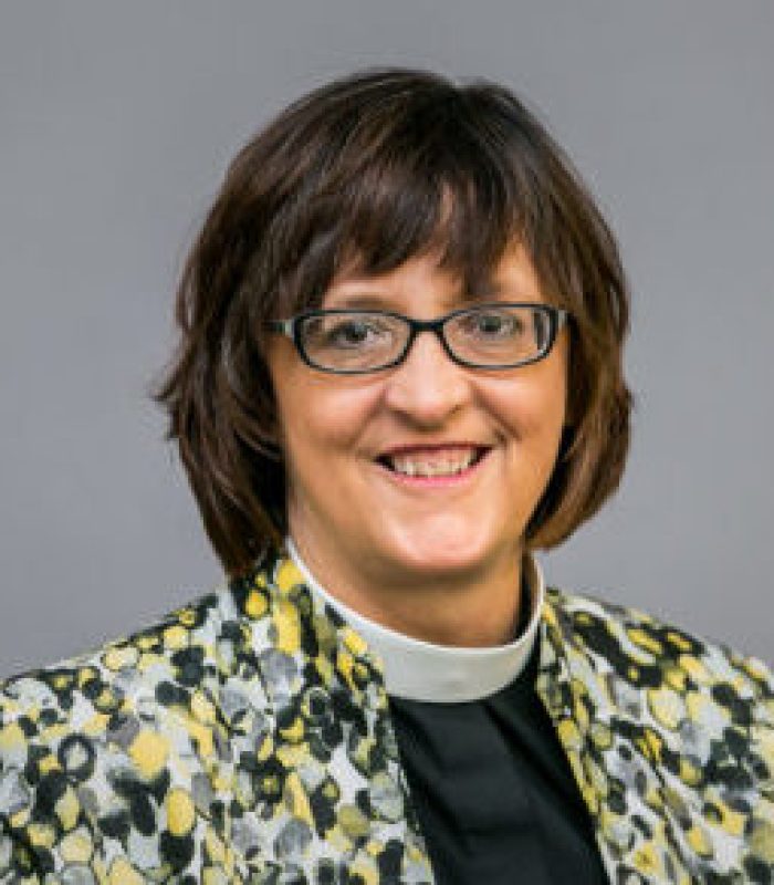 Headshot of Rev. Val McIntyre